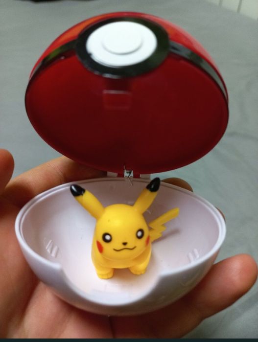 Pokeball z Pikachu