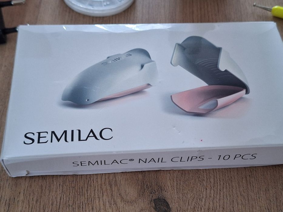 Lampy UV do manicure hybrydowego