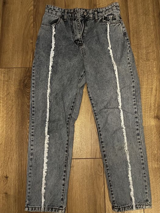 Джинси жіночі трішки завужені знизу