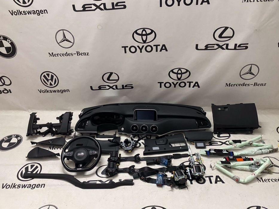 Kia stinger 3.3 GT торпеда комплектна консоль руль безпека підрульове