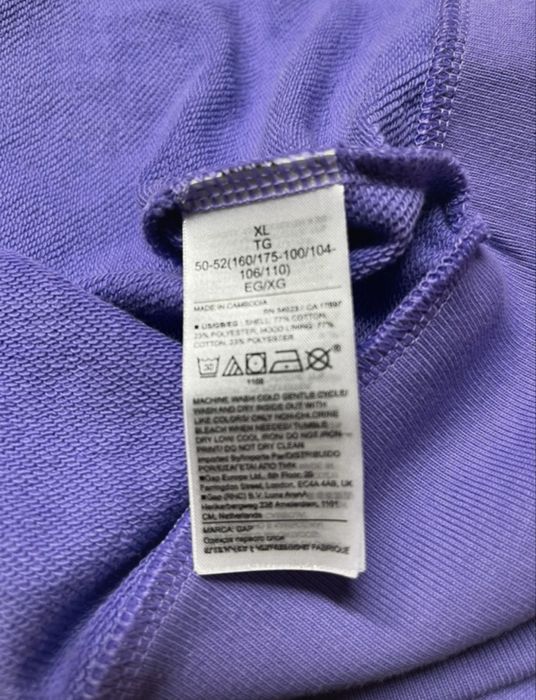 Sweatshirt GAP lilás xl com fecho e bolsos