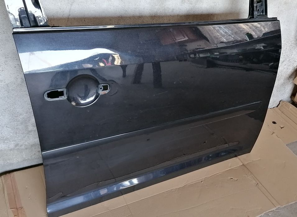 Drzwi Touran I prawy przód LC9Z