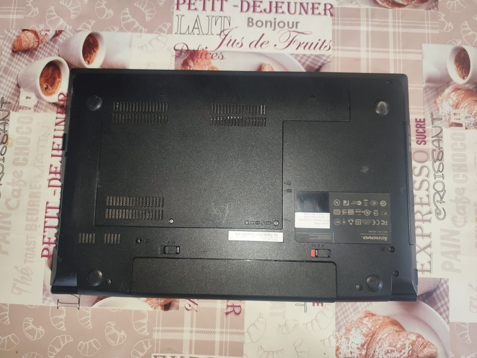 Неробочий Ноутбук Lenovo V580c