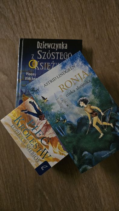 3 książki Dziewczynka z 6 księżyca, Ronja córka zbójnika i 5 królestw