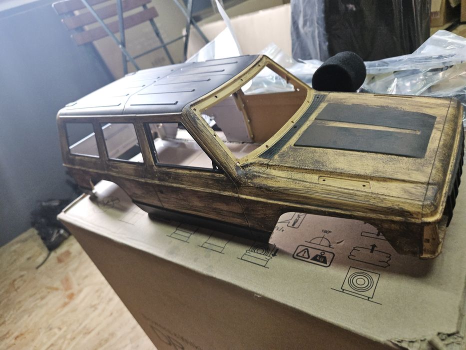 Karoseria RC Jeep Cherokiee XJ hardbody twarda 313mm 1:10