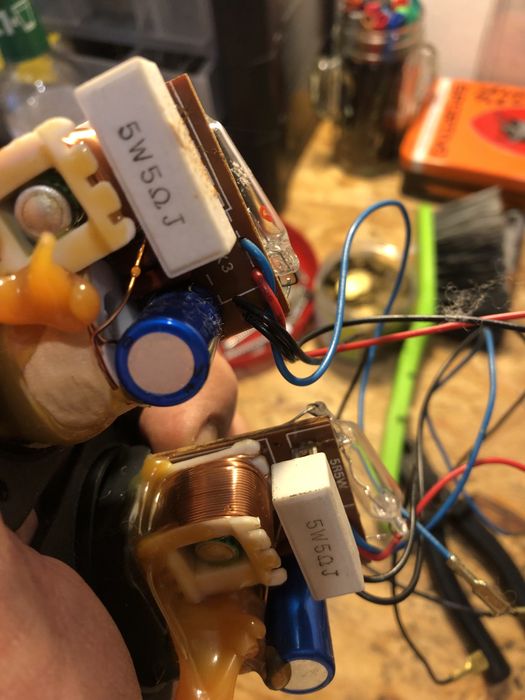 Zwrotnice JBL monitorów studyjnych JBL PRO.