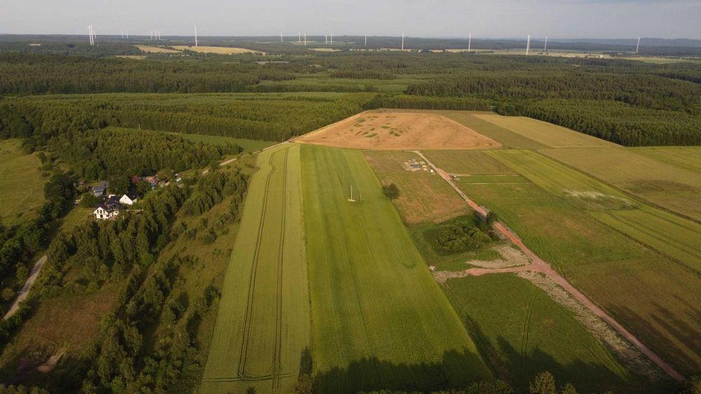 Nie możesz sprzedać działki? Raty notarialne + przekwalifikowanie