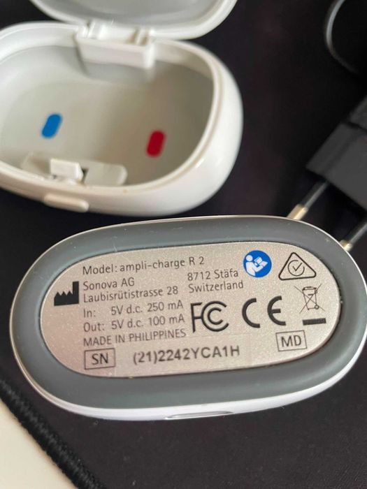 Conjunto de aparelhos auditivos Minisom/Amplifon recarregáveis – usados apenas 1 mês – com fatura