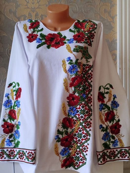 Вишиванка жіноча бісером, ручна робота