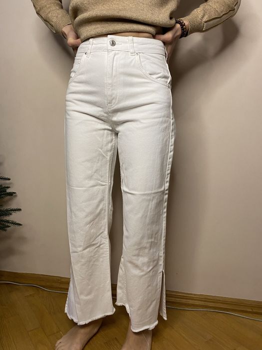 штани білі bershka