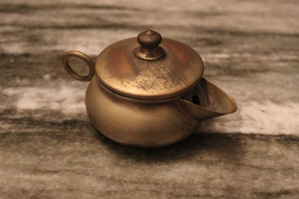 Conjunto de cremeira e açucareiro vintage, feitos de latão, anos 40.