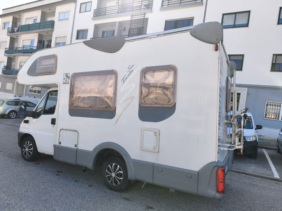 Autocaravana com A/C  2.8 6lugares de livrete