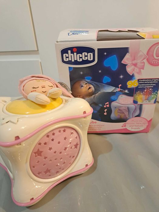Chicco projektor pozytywka lampka, z oryginalnym pudełkiem.