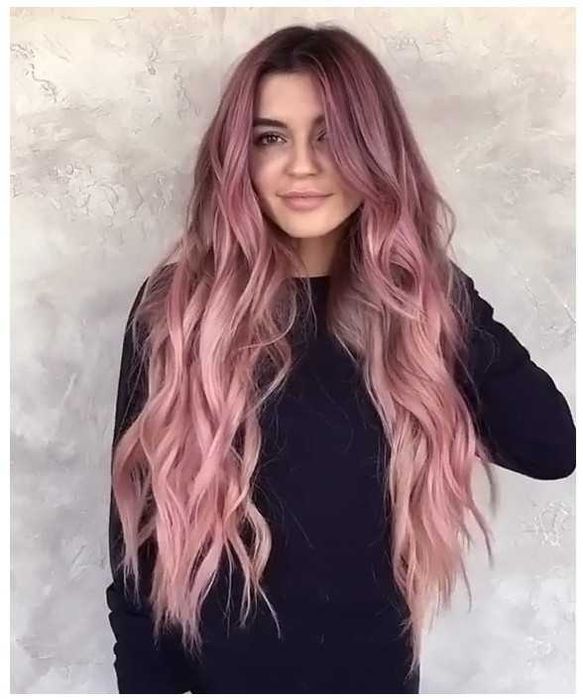 Damska peruka, kręcone włosy długość 66cm kolor odcień różu