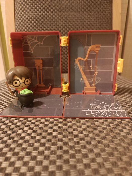 Harry Potter - Figurka z kuferkiem