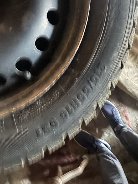 Komplet opon zimowych z felgami 16 cali  215/55R16 93T M+S