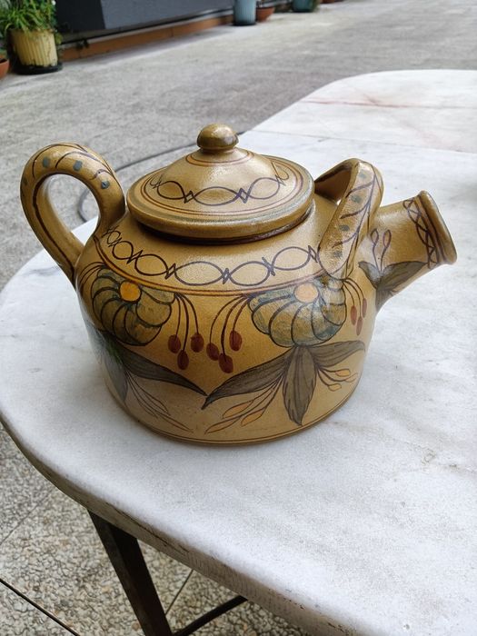 Algarvian Regional Tableware430894177982228481