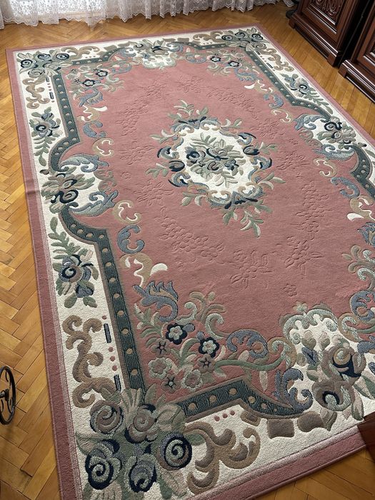 Прадам вживаний килим 3,20на 2,20