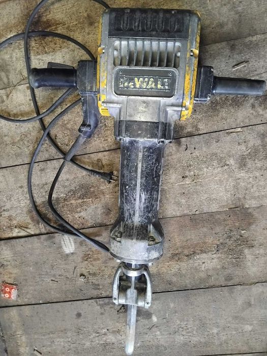 Młot udarowy wyburzeniowy do kucia dewalt duży