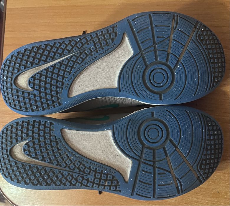 Взуття спортивне