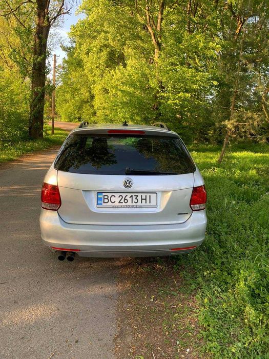 Продається авто VOLKSWAGEN GOLF VI Універсал, 2013 р