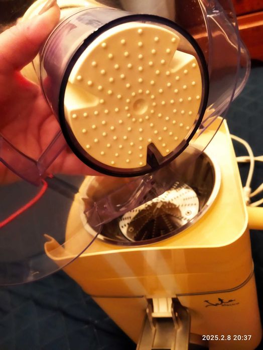 Maquina de sumos(Frutas e legumes)