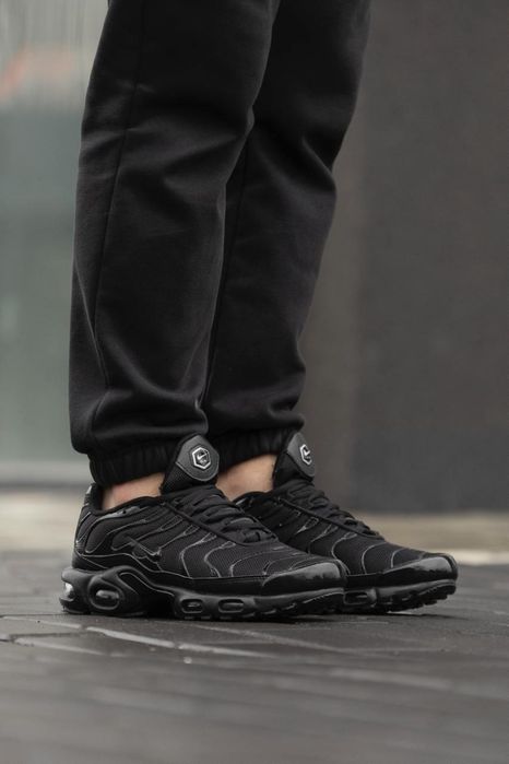 Кроссовки Nike Air Max Plus Triple Black 604133-050 М-545