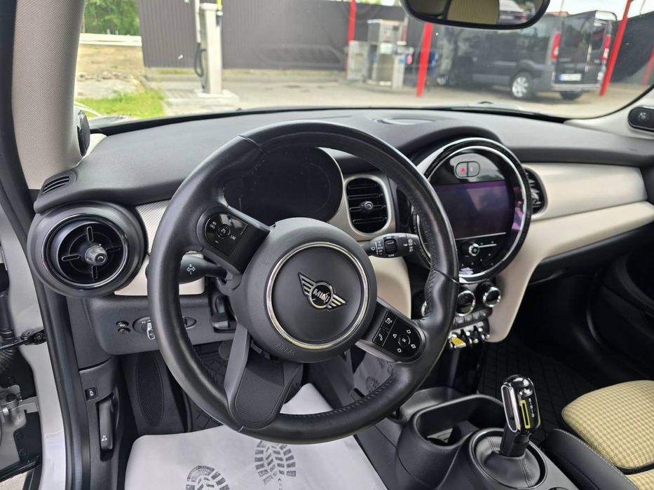 Mini Cooper SE 2023 електро