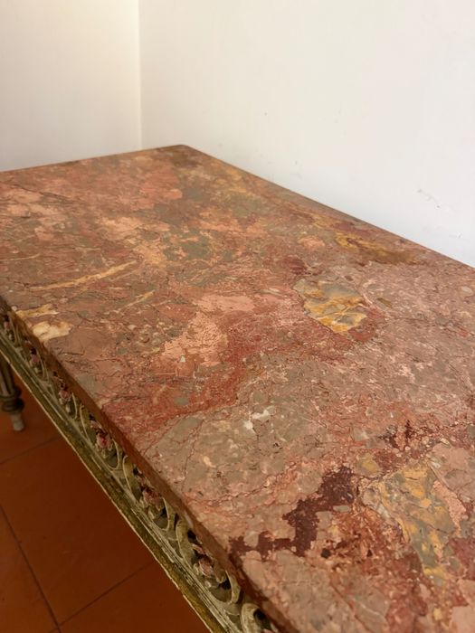 Mesa de marmore.