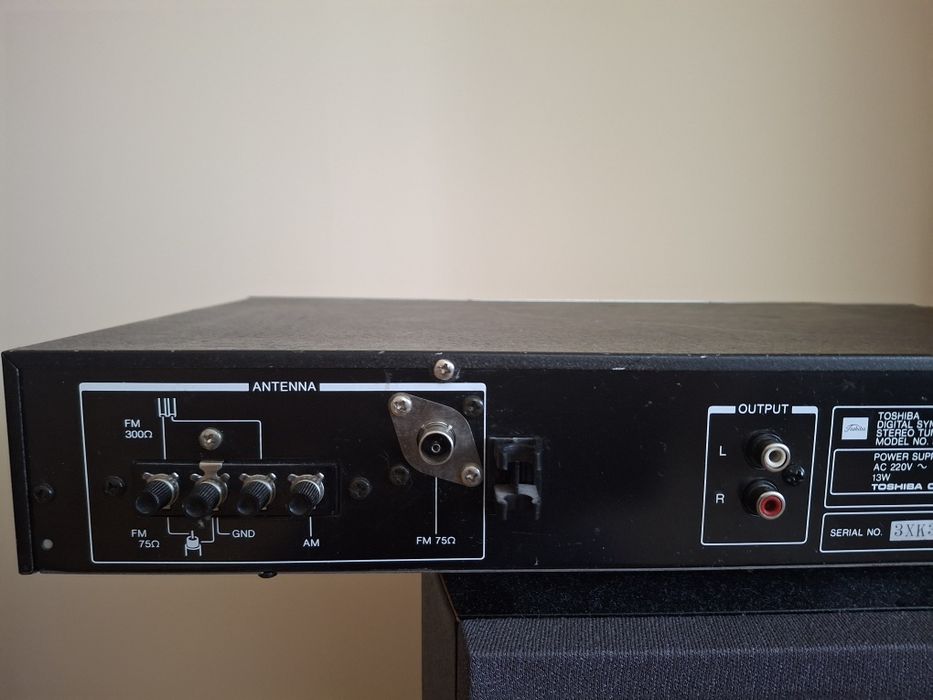 Tuner Toshiba ST-S30