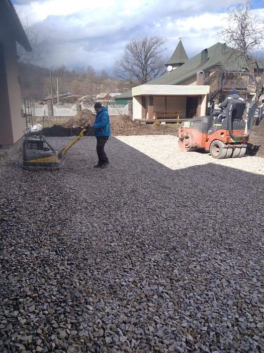 Підготовка площадки під газон, спортмайданчики , установлення бруківки