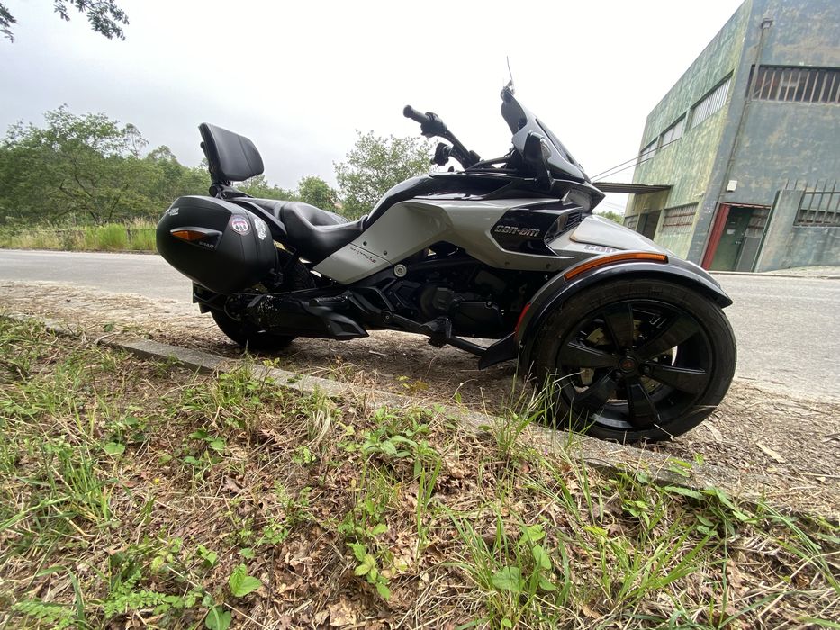 Can am spyder F3 S  com malas e encosto do passageiro