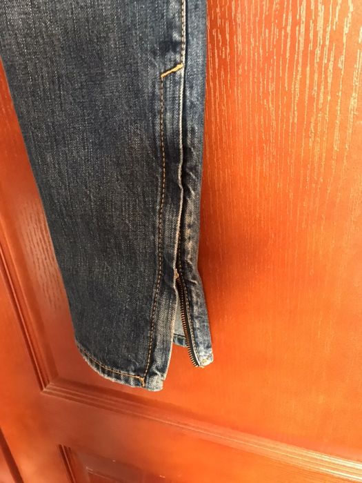 Продам джинсы Dsquared ( оригинал) р. 40