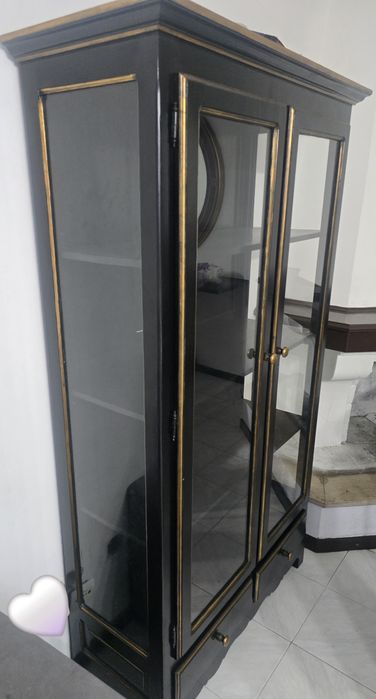 Movel de cerejeira  folha de perdiz com banho de ouro