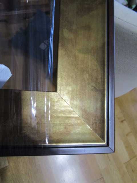 Excelente moldura em madeira 30 x 25 cm