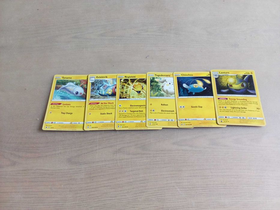 Pokemon Karty 216 sztuk