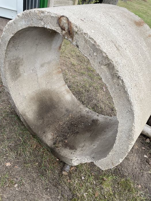 Krąg betonowy studzienkowy