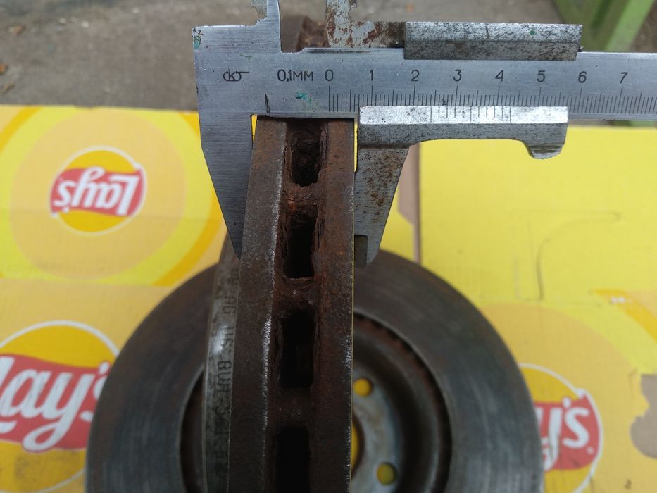 Диски гальмівні Пасат Б7 Америка 2.5