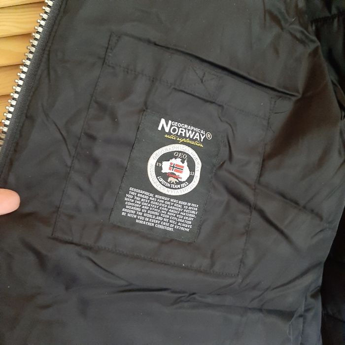 Pikowana czarna kurtka Geographical Norway