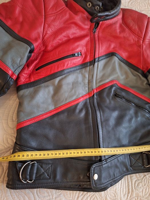 Мотокуртка шкіряна.