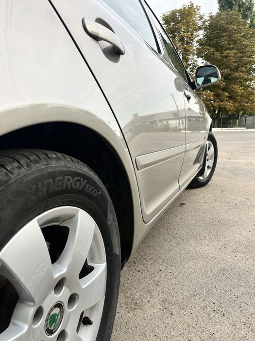 Автомобіль Шкода Октавія