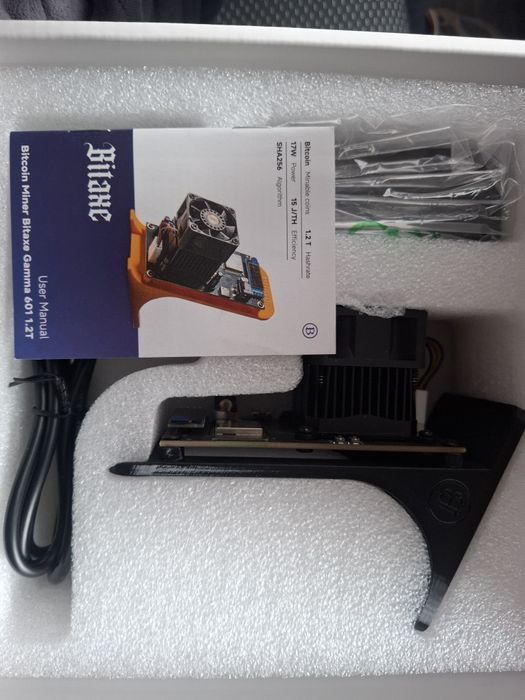 Bitaxe Gamma 601 крипто-майнер