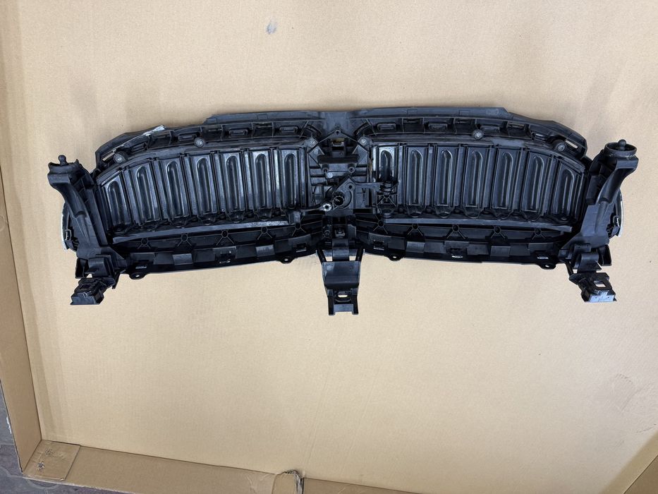 Решітка жалюзі BMW g20