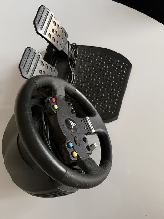 Conjunto Thrustmaster TMX Force Feedback Leather XONE / PC