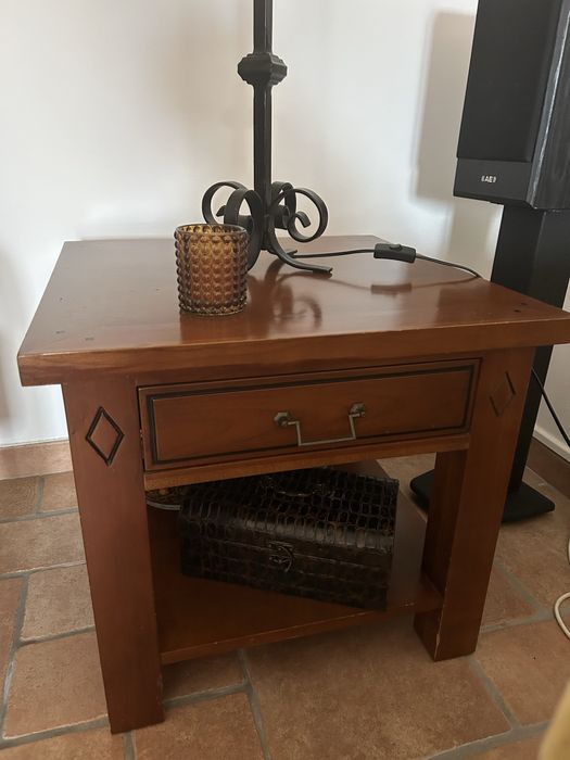 Mesa de centro em cerejeira