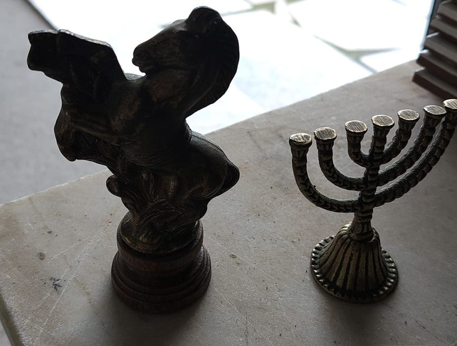 Várias peças antigas de cobre/bronze