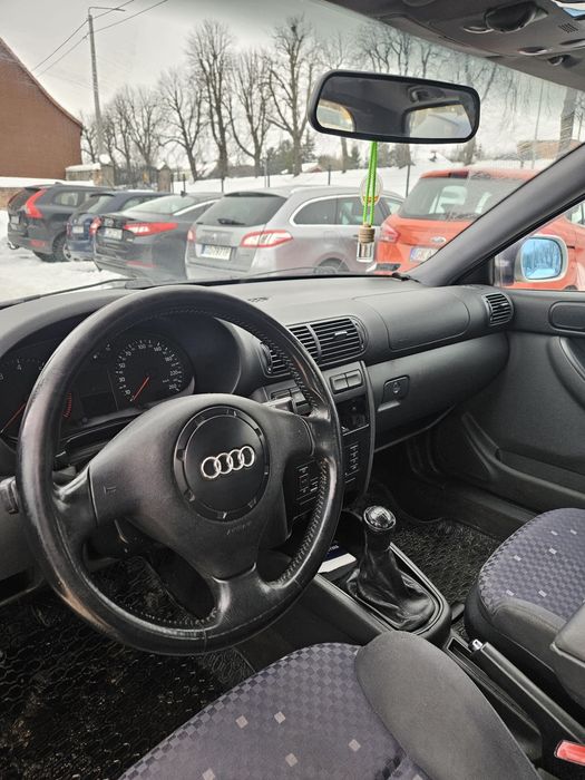 Audi a3 1.6 benzyna // 4x drzwi // tanio // ekonomiczny // zamiana