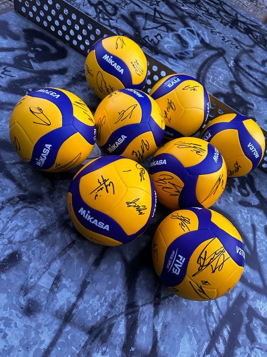 Siatkarze - piłka z autografami reprezentacja polski z olimpiady 2024