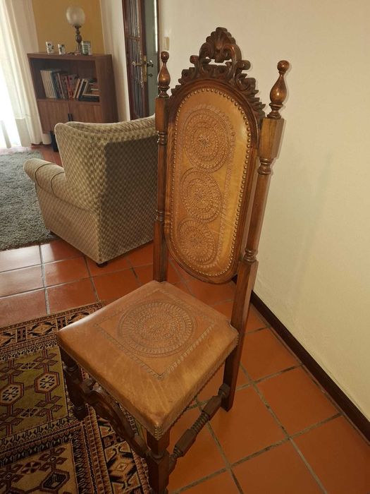 Cadeiras estilo antigo madeira maciça