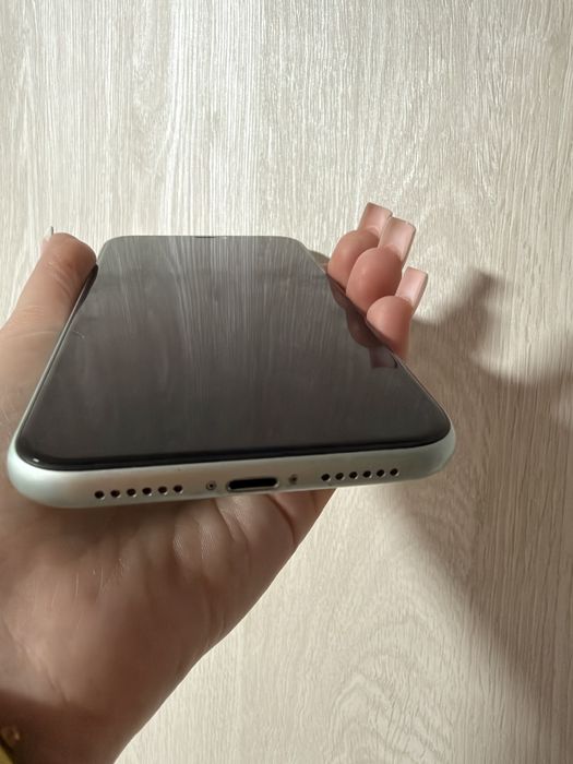 Продам Айфон 11, 128гб